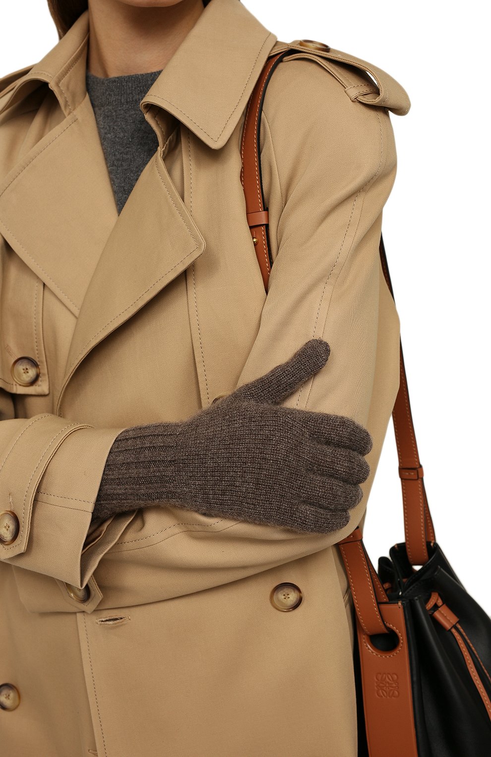 Женские кашемировые перчатки TEGIN коричневого цвета, арт. 5236 | Фото 2 (Материал: Текстиль, Кашемир, Шерсть; Кросс-КТ: Трикотаж)