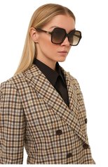 Женские солнцезащитные �очки GUCCI коричневого цвета, арт. GG1072S 002 | Фото 2 (Материал: Пластик; Тип очков: С/з; Очки форма: Квадратные; Оптика Гендер: оптика-женское)