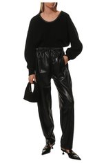 Женские брюки из экокожи LOW CLASSIC черного цвета, арт. L0W22PF_PT06BK | Фото 2 (Силуэт Ж (брюки и джинсы): Широкие; Длина (брюки, джинсы): Стандартные; Женское Кросс-КТ: Брюки-одежда; Материал внешний: Синтетический материал; Стили: Гранж; Кросс-КТ: экокожа)