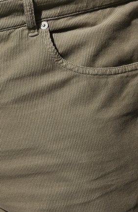 Мужские хлопковые брюки BRUNELLO CUCINELLI хаки цвета, арт. M279DI178W | Фото 5 (Длина (брюки, джинсы): Стандартные; Случай: Повседневный; Материал внешний: Хлопок; Стили: Кэжуэл)