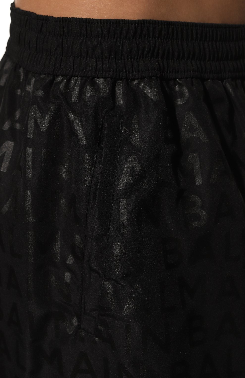 Мужские плавки-шорты BALMAIN черного цвета, арт. BWB640560 | Фото 4 (Материал внешний: Синтетический материал; Принт: С принтом; Мужское Кросс-КТ: плавки-шорты)