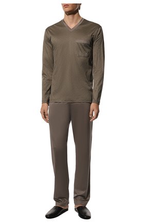 Мужская хлопковая пижама ZIMMERLI оливкового цвета, арт. 3425-95402 | Фото 2 (Рукава: Длинные; Длина (брюки, джинсы): Стандартные; Кросс-КТ: домашняя одежда; Длина (для топов): Стандартные; Материал внешний: Хлопок)