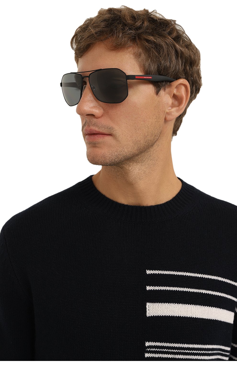 Мужские солнцезащитные очки PRADA черного цвета, арт. SPS51V-FDG0-F05Z1-062 | Фото 2 (Кросс-КТ: С/з-мужское; Тип очков: С/з; Оптика Гендер: оптика-мужское)