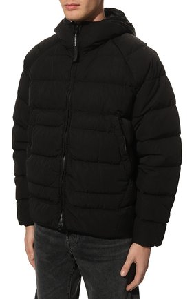 Мужская пуховая куртка C.P. COMPANY черного цвета, арт. 13CM0W027A/006369G | Фото 3 (Кросс-КТ: Куртка; Рукава: Длинные; Материал внешний: Синтетический материал; Мужское Кросс-КТ: Куртка-верхняя одежда; Материал подклада: Синтетический материал; Длина (верхняя одежда): Короткие; Материал утеплителя: Пух и перо; Стили: Кэжуэл)