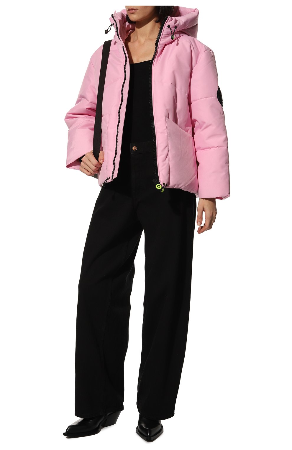 Женская утепленная куртка BARROW светло-розового цвета, арт. 032474/W | Фото 2 (Кросс-КТ: Куртка, Утепленный; Рукава: Длинные; Материал внешний: Синтетический материал; Стили: Спорт-шик; Материал подклада: Синтетический материал; Длина (верхняя одежда): Короткие)
