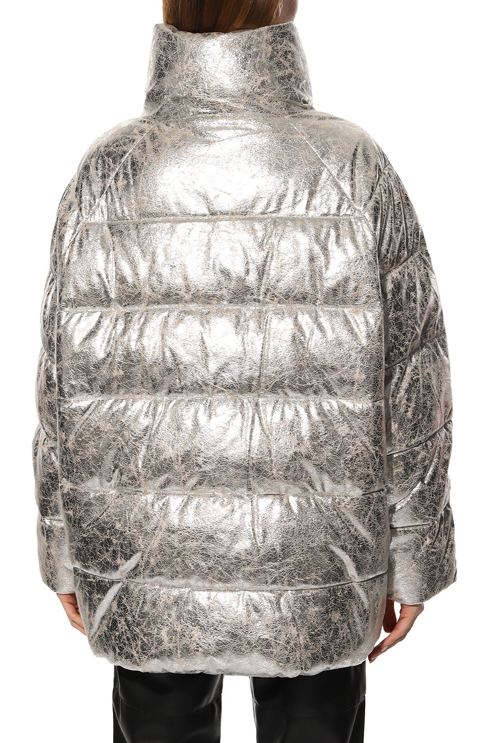 Женская утепленная куртка PINKO серебряного цвета, арт. 1G17Z5-A03G | Фото 4 (Кросс-КТ: Куртка, Утепленный; Рукава: Длинные; Материал внешний: Синтетический материал; Стили: Спорт-шик; Материал подклада: Синтетический материал; Длина (верхняя одежда): Короткие)