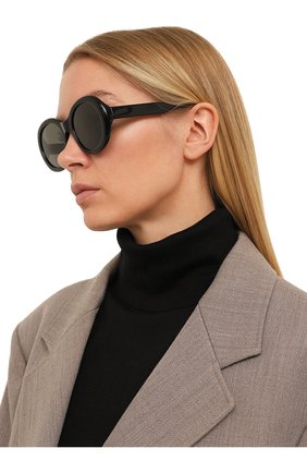 Женские солнцезащитные очки ÉTUDES черного цвета, арт. ARCHIVES BLACK | Фото 2 (Тип очков: С/з; Материал: Пластик; Очки форма: Круглые; Оптика Гендер: оптика-женское)