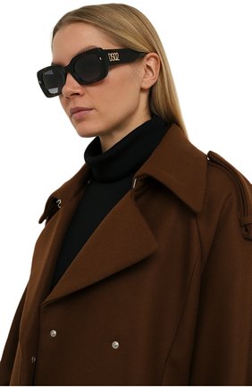Женские солнцезащитные очки DSQUARED2 коричневого цвета, арт. D20061 086 | Фото 2 (Материал: Пластик; Тип очков: С/з; Очки форма: Прямоугольные; Оптика Гендер: оптика-женское)