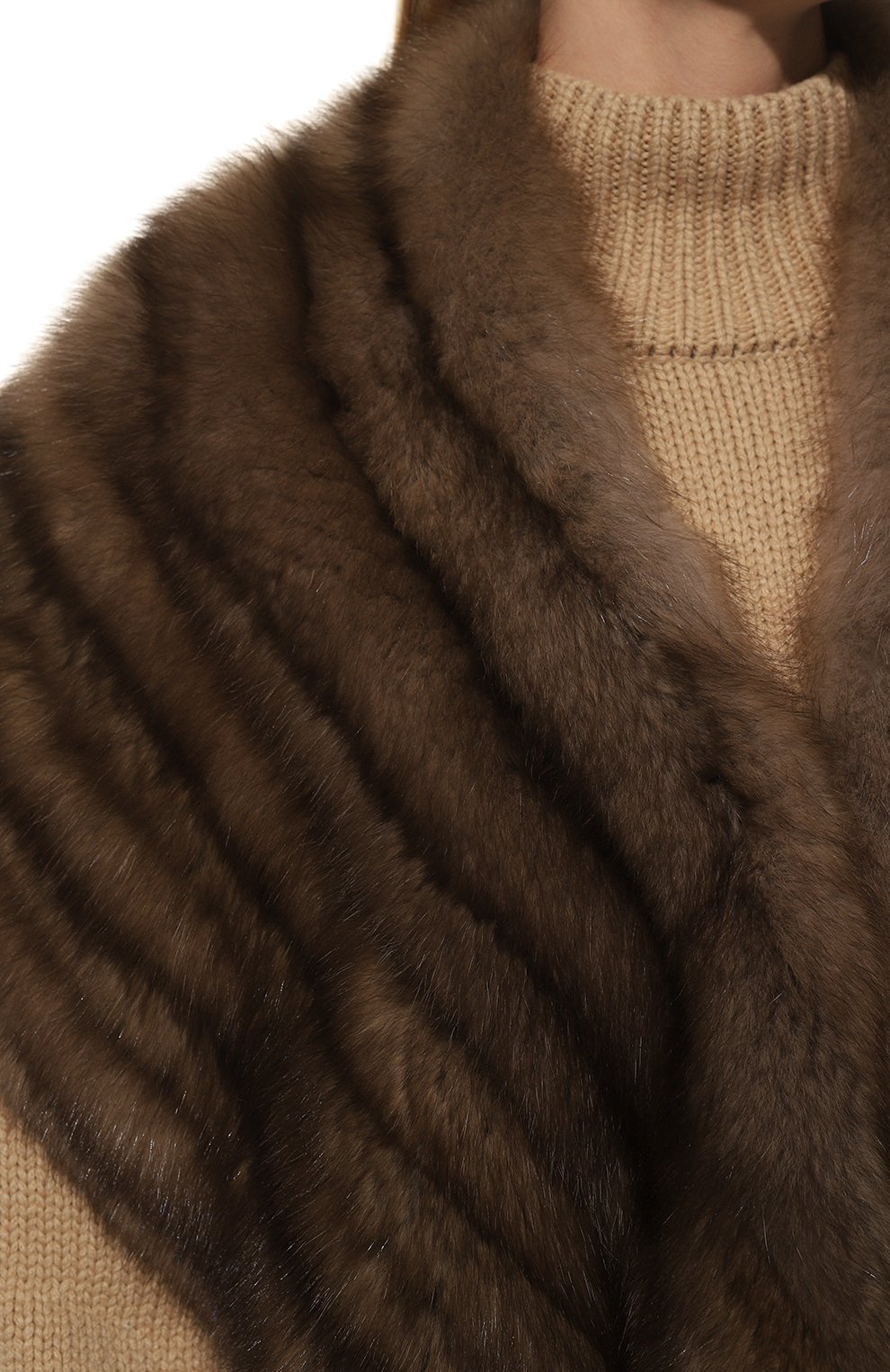 Женская пелерина из меха соболя KUSSENKOVV коричневого цвета, арт. 553600005027 | Фото 5 (Женское Кросс-КТ: Мех; Материал внешний: Натуральный мех; Стили: Классический)
