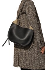 Женская сумка helene REE PROJECTS черного цвета, арт. AW22/HEH01SC | Фото 2 (Сумки-технические: Сумки-шопперы; Размер: medium; Материал: Натуральная кожа; Ремень/цепочка: На ремешке)