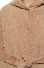 Женская шуба из овчины DROME бежевого цвета, арт. SKP5000P/D304P | Фото 5 (Женское Кросс-КТ: Мех; Рукава: Длинные; Материал внешний: Натуральный мех; Длина (верхняя одежда): Длинные; Стили: Кэжуэл)