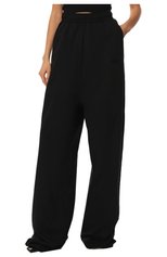 Женские хлопковые брюки VETEMENTS черного цвета, арт. WA53SP300B | Фото 3 (Длина (брюки, джинсы): Удлиненные; Силуэт Ж (брюки и джинсы): Широкие; Женское Кросс-КТ: Брюки-одежда; Материал внешний: Хлопок; Стили: Кэжуэл)