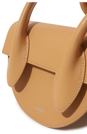 Женская сумка dip YUZEFI бежевого цвета, арт. YUZAW22-HB-PRZ-26 | Фото 3 (Сумки-технические: Сумки top-handle; Материал: Натуральная кожа; Ремень/цепочка: На ремешке; Размер: small)