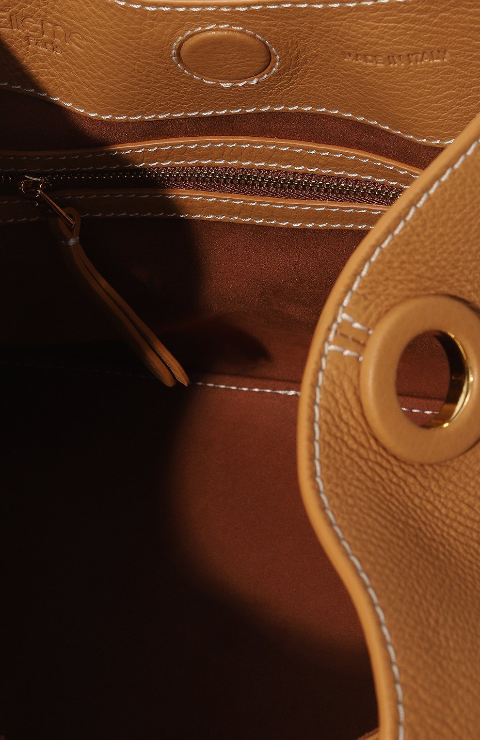 Женская сумка raisin ELLEME бежевого цвета, арт. RAISIN/PEBBLED LEATHER | Фото 5 (Сумки-технические: Сумки через плечо, Сумки top-handle; Размер: medium; Материал: Натуральная кожа)