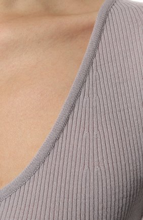 Женский шерстяной пуловер GIORGIO ARMANI серого цвета, арт. 3RAM11/AM30Z | Фото 5 (Материал внешний: Шерсть; Рукава: Длинные; Длина (для топов): Стандартные; Женское Кросс-КТ: Пуловер-одежда; Стили: Кэжуэл)