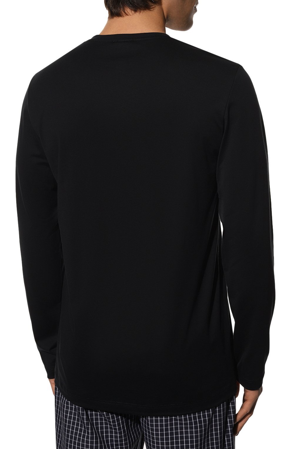 Мужская хлопковый лонгслив HANRO черного цвета, арт. 075431. | Фото 4 (Рукава: Длинные; Кросс-КТ: домашняя одежда; Длина (для топов): Удлиненные; Материал внешний: Хлопок)