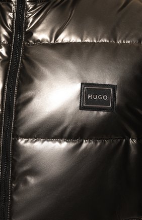 Мужской утепленный жилет HUGO серебряного цвета, арт. 50483221 | Фото 5 (Кросс-КТ: Куртка; Материал внешний: Синтетический материал; Длина (верхняя одежда): Короткие; Стили: Кэжуэл)