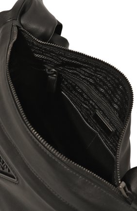 Мужская кожаная сумка PRADA черного цвета, арт. 2VH125-2DMF-F0002-OOO | Фото 5 (Размер: medium; Материал: Натуральная кожа; Ремень/цепочка: На ремешке)