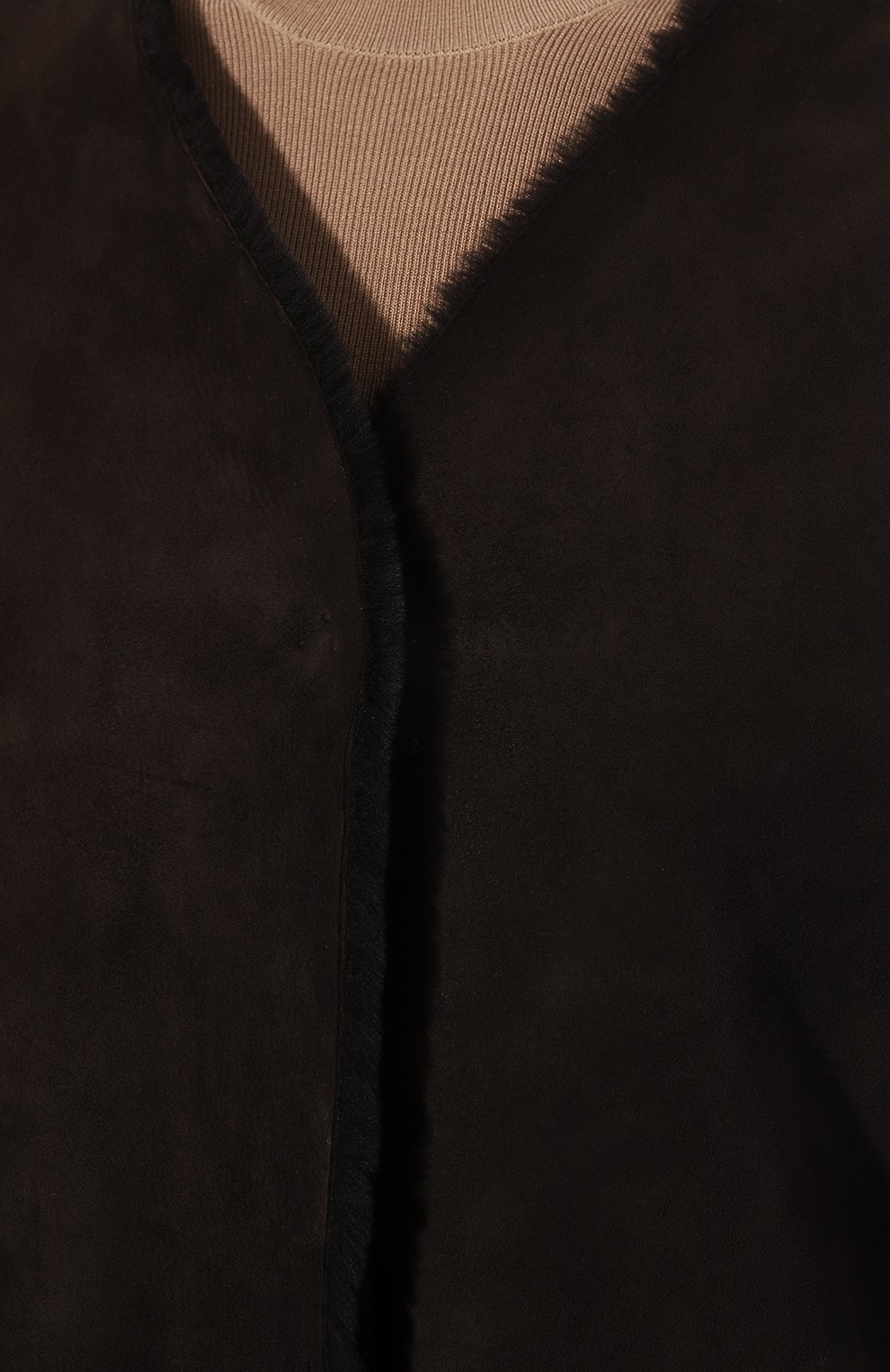 Женское замшевое пальто AGREEG темно-коричневого цвета, арт. 14012281 | Фото 5 (Материал внешний: Замша, Натуральная кожа; Женское Кросс-КТ: Мех; Рукава: Длинные; Длина (верхняя одежда): До середины бедра; 1-2-бортные: Однобортные; Стили: Кэжуэл)