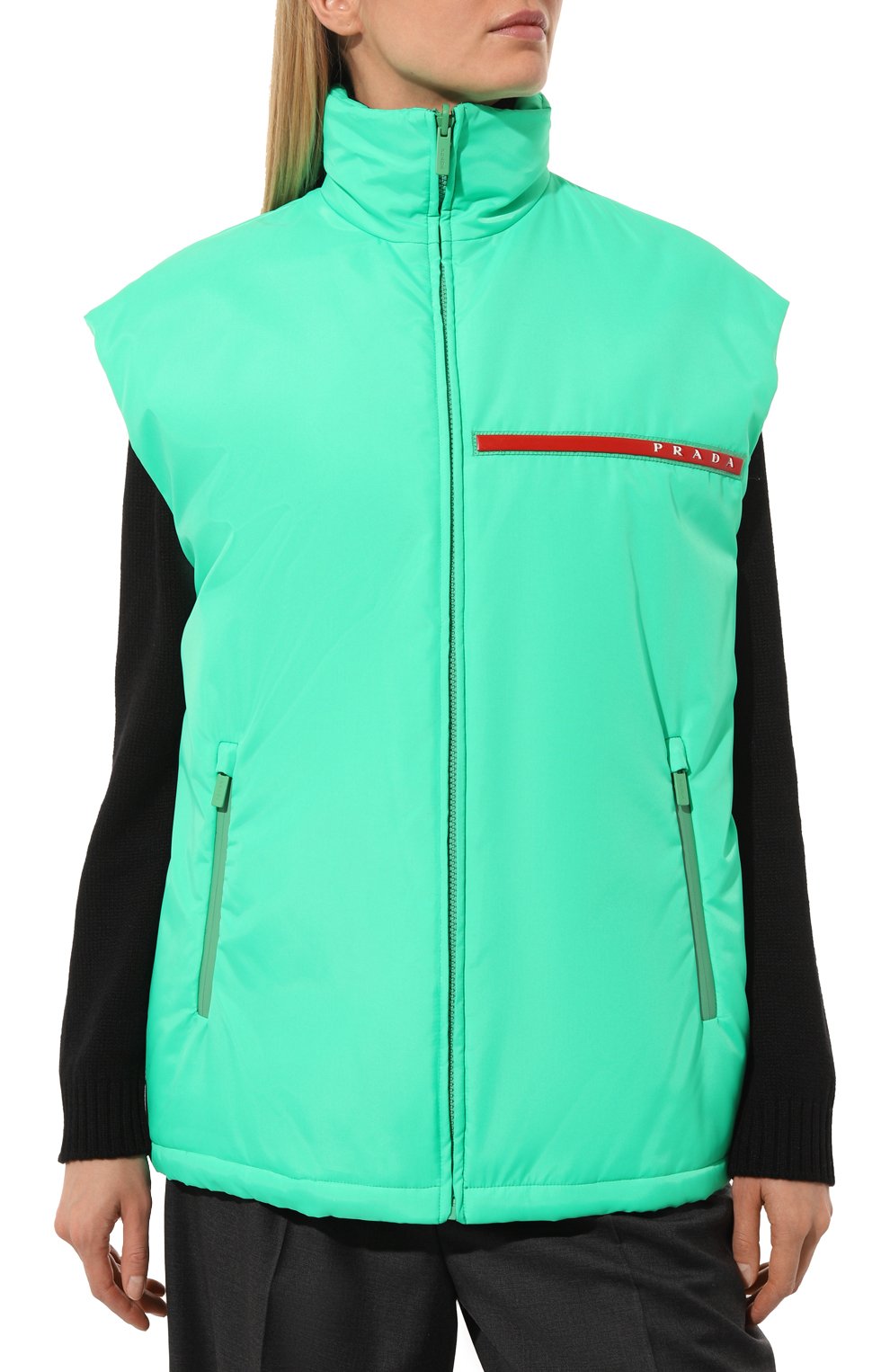 Женский жилет prada linea rossa PRADA зеленого цвета, арт. 29Z474-1SMH-F0XO4-182 | Фото 3 (Кросс-КТ: Куртка; Материал внешний: Синтетический материал; Стили: Спорт-шик; Длина (верхняя одежда): Короткие)