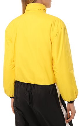 Женская куртка prada linea rossa PRADA желтого цвета, арт. 291851-1XYW-F0010-202 | Фото 4 (Кросс-КТ: Куртка; Рукава: Длинные; Материал внешний: Синтетический материал; Стили: Спорт-шик; Длина (верхняя одежда): Короткие)