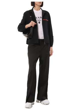 Женская куртка prada linea rossa PRADA черного цвета, арт. 29Y505-1T2Z-F0002-201 | Фото 2 (Материал внешний: Синтетический материал; Рукава: Длинные; Кросс-КТ: Куртка; Длина (верхняя одежда): Короткие; Стили: Спорт-шик)