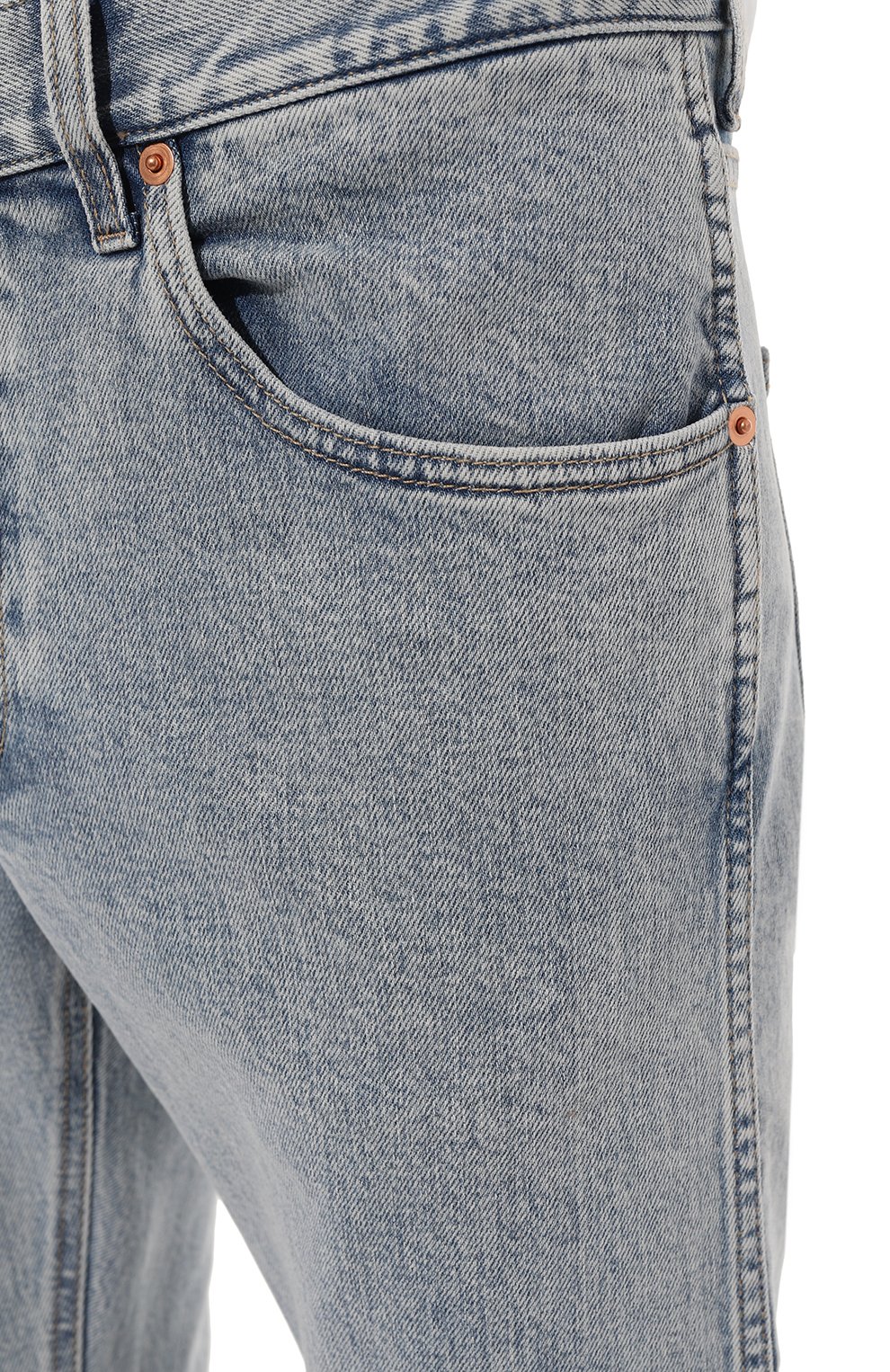 Мужские джинсы GUCCI голубого цвета, арт. 408637 XDBCD | Фото 5 (Силуэт М (брюки): Прямые; Кросс-КТ: Деним; Длина (брюки, джинсы): Стандартные; Материал внешний: Хлопок, Деним; Детали: Потертости; Стили: Кэжуэл)