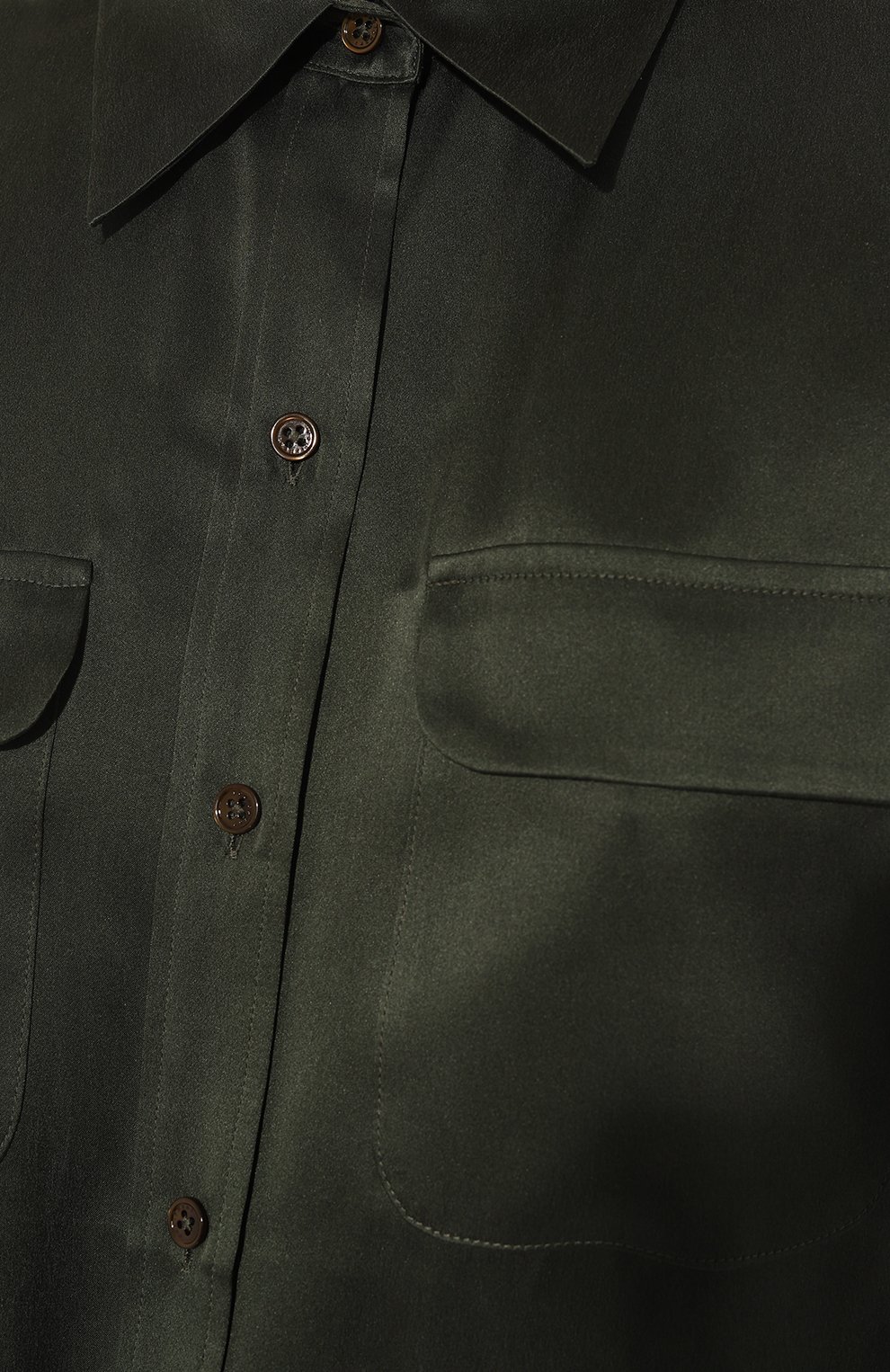 Женская шелковая рубашка EQUIPMENT темно-зеленого цвета, арт. L21E035 | Фото 5 (Материал внешний: Шелк; Рукава: Длинные; Принт: Без принта; Женское Кросс-КТ: Рубашка-одежда; Длина (для топов): Стандартные; Стили: Кэжуэл)