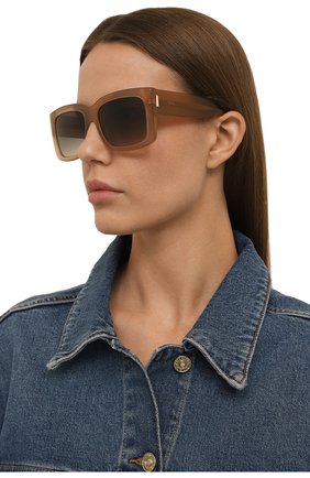 Женские солнцезащитные очки BOSS бежевого цвета, арт. 1454 10A | Фото 2 (Тип очков: С/з; Оптика Гендер: оптика-женское; Очки форма: Прямоугольные)