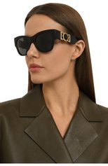 Женские солнцезащитные очки VERSACE черного цвета, арт. 4415U-GB1/87 | Фото 2 (Материал: Пластик; Тип очков: С/з; Очки форма: Квадратные; Оптика Гендер: оптика-женское)