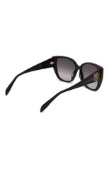 Женские солнцезащитные очки ALEXANDER MCQUEEN черного цвета, арт. AM0284S 002 | Фото 4 (Материал: Пластик; Тип очков: С/з; Очки форма: Квадратные, Cat-eye; Оптика Гендер: оптика-женское)
