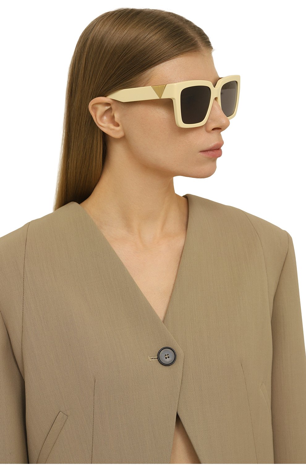 Женские солнцезащитные очки BOTTEGA VENETA кремвого цвета, арт. BV1198SA 004 | Фото 2 (Материал: Пластик; Тип очков: С/з; Очки форма: Квадратные; Опти�ка Гендер: оптика-женское)