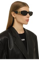 Женские солнцезащитные очки MIU MIU черного цвета, арт. 11WS-1AB5S0 | Фото 2 (Материал: Пластик; Тип очков: С/з; Оптика Гендер: оптика-женское; Очки форма: Овальные)