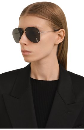 Женские солнцезащитные очки SAINT LAURENT черного цвета, арт. CLASSIC 11 M 007 | Фото 2 (Тип очков: С/з; Оптика Гендер: оптика-женское; Очки форма: Авиаторы)