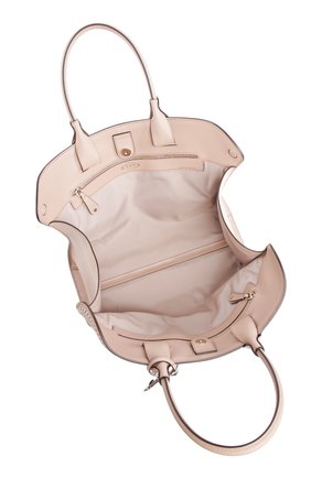 Женская сумка cape TOD’S светло-бежевая цвета, арт. XBWAMGAA3009XN купить в ЦУМ | Фото №4 Сумка Cape Tod’s светло-бежевая цвета | Фото №4