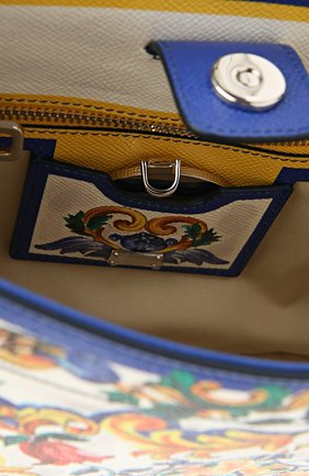 Женская кожаная сумка-тоут sicily с принтом DOLCE & GABBANA разноцветная цвета, арт. 0116/BB5966/AC597 купить в ЦУМ | Фото №6 Кожаная сумка-тоут Sicily с принтом Dolce & Gabbana разноцветная цвета | Фото №6