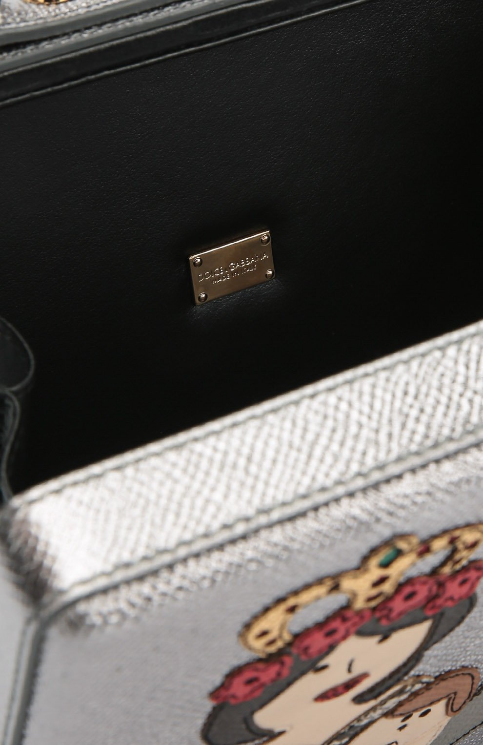 Сумка Dolce Box с аппликацией DG Family Dolce & Gabbana, серебряного цвета, арт. 0116/BB5970/AB518 в ЦУМ | Фото №4 Сумка Dolce Box с аппликацией DG Family Dolce & Gabbana серебряного цвета | Фото №4