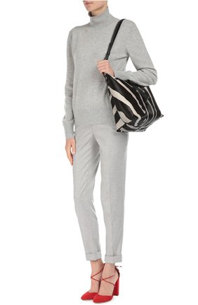 Женская сумка wave medium bucket с косметичкой TOD’S черно-белая цвета, арт. XBWAMRK2301ECR купить в ЦУМ | Фото №2 Сумка Wave medium bucket с косметичкой Tod’s черно-белая цвета | Фото №2