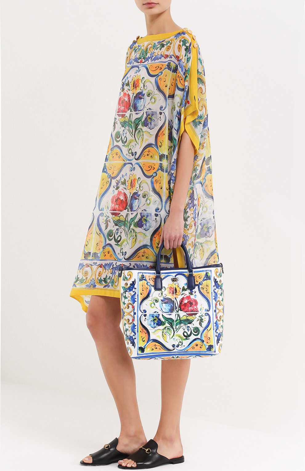 Женская сумка lara с принтом maiolica DOLCE & GABBANA разноцветная цвета, арт. 0116/BB5986/AD388 купить в ЦУМ | Фото №2 Сумка Lara с принтом Maiolica Dolce & Gabbana разноцветная цвета | Фото №2