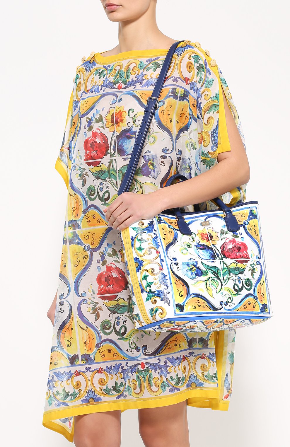 Женская сумка lara с принтом maiolica DOLCE & GABBANA разноцветная цвета, арт. 0116/BB5986/AD388 купить в ЦУМ | Фото №5 Сумка Lara с принтом Maiolica Dolce & Gabbana разноцветная цвета | Фото №5