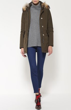 Женская серая пуховик с меховой отделкой капюшона Woolrich, арт. WWCPS2131/SM20 купить в ЦУМ | Фото №1 Пуховик с меховой отделкой капюшона Woolrich серая | Фото №1