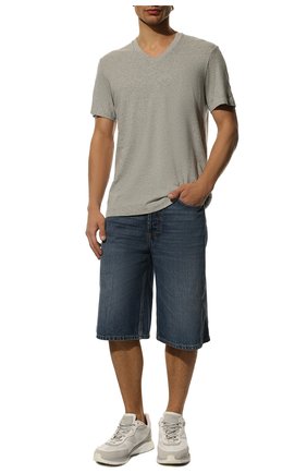 Мужская хлопковая футболка с v-образным вырезом JAMES PERSE серого цвета, арт. MHE3352 | Фото 2 (Длина (для топов): Стандартные; Рукава: Короткие; Материал внешний: Хлопок)