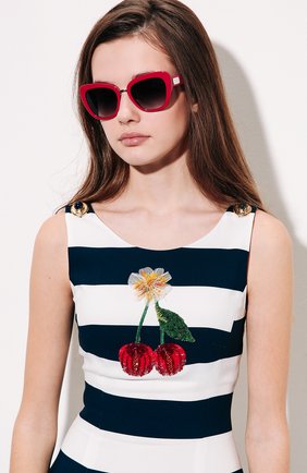 Женские красные солнцезащитные очки Dolce & Gabbana, арт. 4296-30978G купить в ЦУМ | Фото №2 Солнцезащитные очки Dolce & Gabbana красные | Фото №2