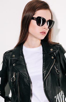 Женские черные солнцезащитные очки Dolce & Gabbana, арт. 4296-501/8G купить в ЦУМ | Фото №2 Солнцезащитные очки Dolce & Gabbana черные | Фото №2