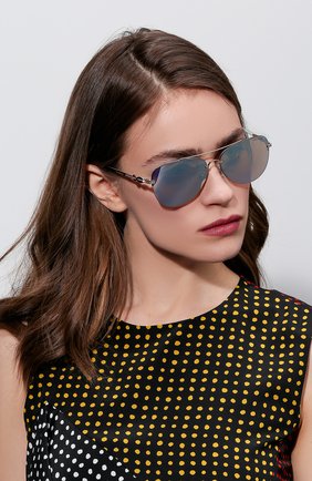 Женские серебряные солнцезащитные очки Tiffany & Co., арт. 3054B-602164 купить в ЦУМ | Фото №2 Солнцезащитные очки Tiffany & Co. серебряные | Фото №2