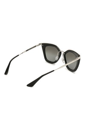 Женские солнцезащитные очки PRADA черного цвета по цене 21300 руб., арт. 53SS-1AB6N2 | Фото 4 Женские солнцезащитные очки PRADA черного цвета, арт. 53SS-1AB6N2 | Фото 4