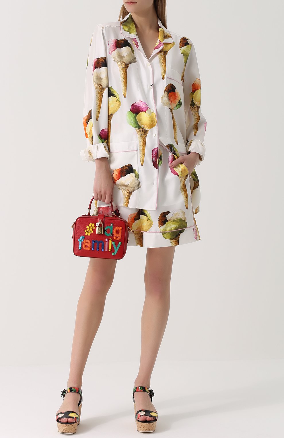 Женская сумка dolce soft с аппликацией dg family DOLCE & GABBANA красная цвета, арт. 0116/BB5953/AI201 купить в ЦУМ | Фото №2 Сумка Dolce Soft с аппликацией DG Family Dolce & Gabbana красная цвета | Фото №2
