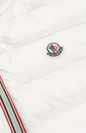Детский пуховый конверт MONCLER ENFANT белого цвета по цене 21150 руб., арт. C1-951-00833-05-53048 | Фото 4 Детский пуховый конверт MONCLER ENFANT белого цвета, арт. C1-951-00833-05-53048 | Фото 4