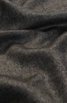 Мужской серый шарф из смеси шелка и кашемира Dolce & Gabbana, арт. 0135/GQ240E/G2JAC купить в ЦУМ | Фото №2 Шарф из смеси шелка и кашемира Dolce & Gabbana серый | Фото №2