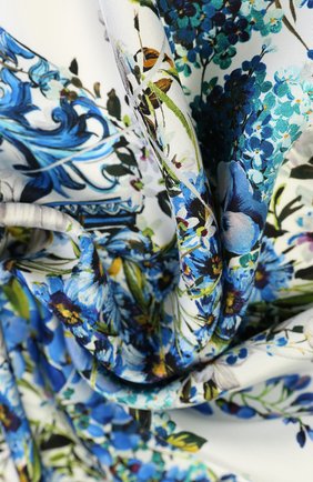 Женский синий шелковый платок с принтом Dolce & Gabbana, арт. 0136/FN092R/GDG27 купить в ЦУМ | Фото №3 Шелковый платок с принтом Dolce & Gabbana синий | Фото №3